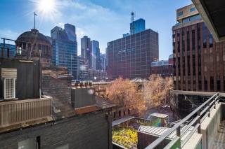 Cozy Apartment in Melbourne's Trendy District - 9
