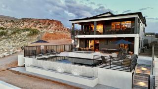 New Desert Vista Retreat 12 Bedroom all Suites - Moab - 2