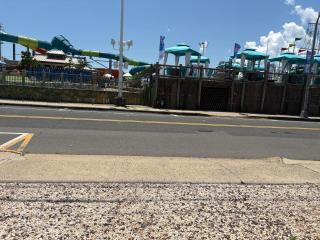 Hidden Gem 2 Bedroom 2 Bathroom Condo steps to the Beach! - Seaside Heights - 8