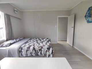 Wast Massey holiday home 3 bedroom - Auckland - 1