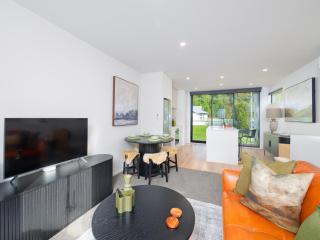 Ocean Whisper Retreat - Kaikoura Holiday Home - 4