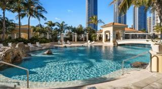Chevron Renaissance - Spacious 2 Bedroom Haven - CoastHM - Gold Coast - 0