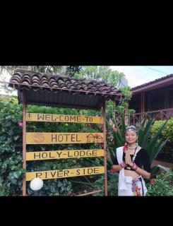 Holy Lodge - Sauraha - 0