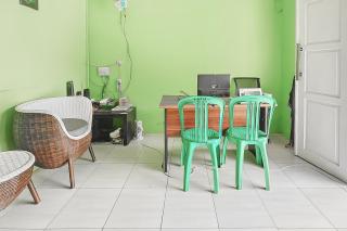 RedDoorz near RS Dr Hafiz Cianjur - Cianjur - 5