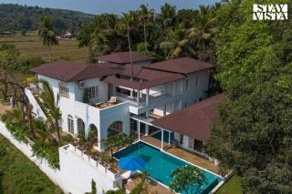 StayVista at Villa Selene - Dolly J Homes with Pool - Sangolda - 8