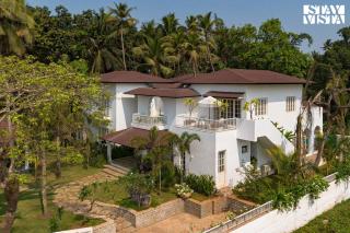 StayVista at Villa Selene - Dolly J Homes with Pool - Sangolda - 9