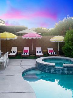 Tiki Boho Pool Spa Arcade Mini Golf BBQ - Indio - 0
