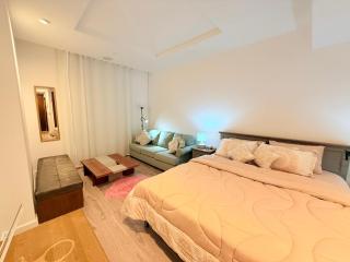 Palm Jumeirah Home - Beach Access - 7