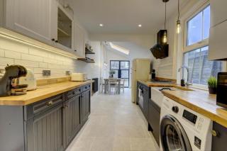 Charming Victorian House - Bedford - 4
