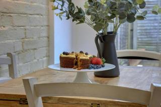 Charming Victorian House - Bedford - 3