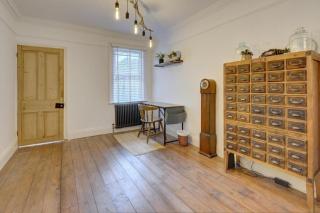 Charming Victorian House - Bedford - 6