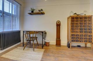 Charming Victorian House - Bedford - 5