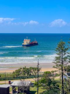 Ocean all round - Gold Coast - 3