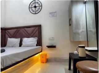 Hotel O City Inn - Ayodhya - 1