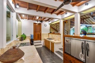 Villa Shantika by Villa Finder - Seminyak - 4