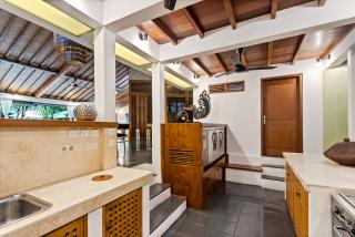 Villa Shantika by Villa Finder - Seminyak - 1