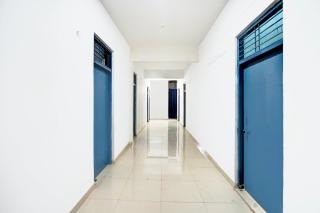 Hotel O Pari In Hotel - Ghaziabad - 0