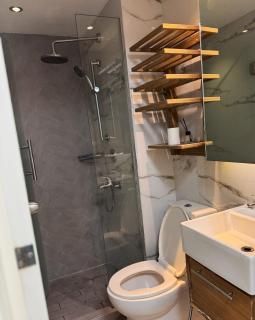 Modern Beach View Condo at Azure Urban Resort Residences - Vesta Property - Manila - 3