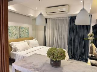 Modern Beach View Condo at Azure Urban Resort Residences - Vesta Property - Manila - 2