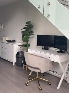 Private Apartment Rare Loft Style Penthouse Bourke St Mall with Parking - Melbourne - 1