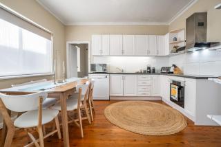 Dalton Dream - Cosy Close to CBD Wifi - 9