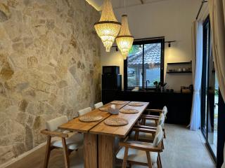 Melasti Villa #2 2Bdr with Yard & Pool - 4