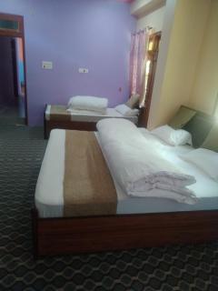 Hotel City - - 3