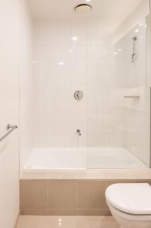 Private Apartment The Laneway Central CBD Hideaway on Little Collins - Melbourne - 4