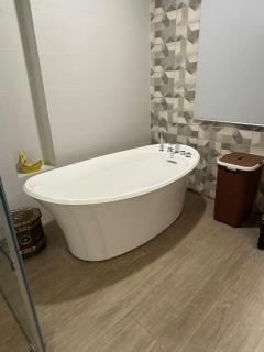 Lakeshore Enclave - BANANI - 2