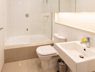 Private Apartment The Laneway Central CBD Hideaway on Little Collins - 8