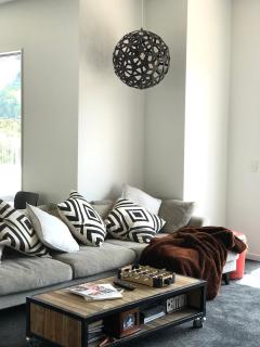 Sunny Modern Family Home - 6