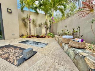 Window to the Sea - Phenomenal Pool and Hot Tub Villa - 1