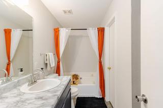 Spacious Home for Large Groups - PS5, Arcade, Gameroom - Arlington - 8