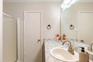 Spacious Home for Large Groups - PS5, Arcade, Gameroom - Arlington - 5