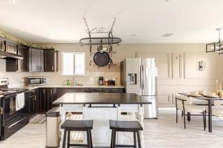 Chic Spacious with Piano, Grill, Hammock, Backyard Bliss, near Stables in Fort Worth - Fort Worth - 8