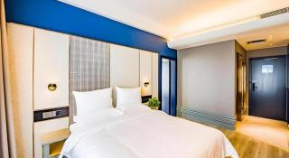 LANOU Hotel Henan Luoyang Wanda Plaza Wangfujing - Luoyang - 3