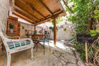 Dvor - Old Town Stone House - Trogir - 0