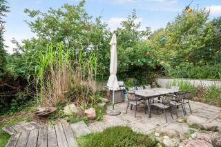 Lovely Beach Home Enveloped In Green Surroundings - Ebeltoft - 7