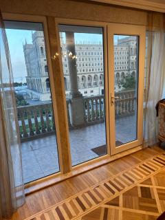 Seaside View Apartment in Baku - 2