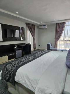Shared living room studio apartment - Abuja - 1