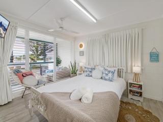 2 Bedroom - APARTMENT OPPOSITE BEACHFRONT - Yeppoon - 2