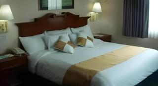 Days Hotel by Wyndham Batangas - Città di Batangas - 4