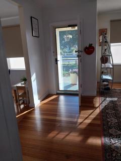 Dreamy Escape Where Romance Blossoms & Pets Play - Corio - 8