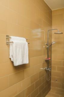 Cozy 2BR Apt With free WiFi & Parking Bweya Kajjansi - Kajansi - 1