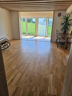 3 Bad Ground Floor Flat - - 2