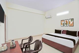 Hotel O Golden Sky - Noida - 4