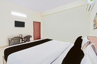 Hotel O Golden Sky - Noida - 0