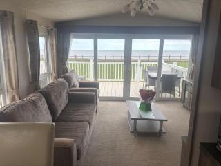 Caravan With Stunning Sea Views At Broadland Sands Holiday Park Ref 20274Bs - 4