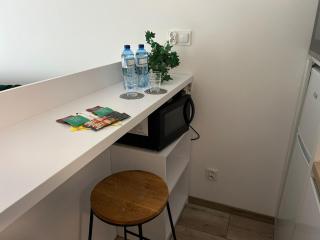 Kawalerka Poznań poleca się na wynajem Nadolnik 8 - - 6