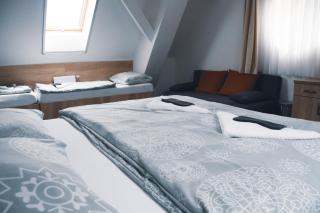 Penzion Kometa - rodinný pobyt u Novomlýnských jezer s komfortem, restaurací a dětskou zónou - 1